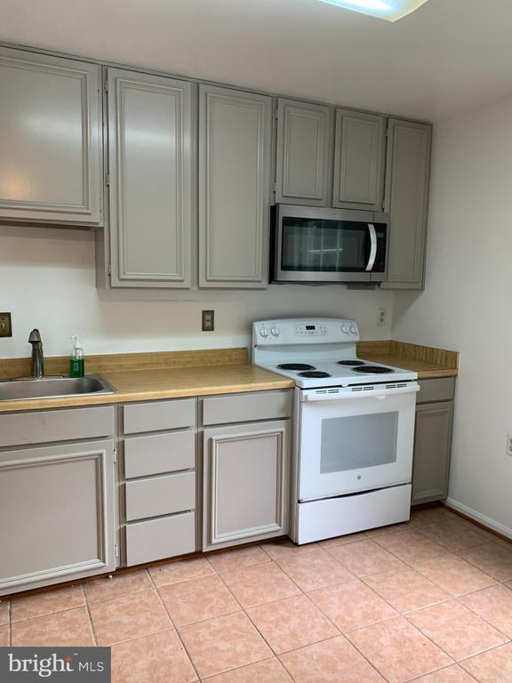 Foto del edificio - 10226 Quiet Pond Terrace