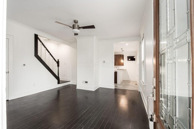 Building Photo - 106 E Gates St