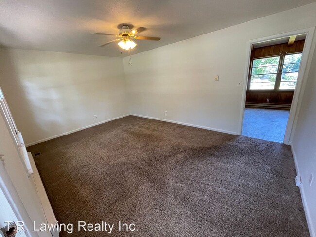Building Photo - 3 br, 1 bath House - 1721 Kings Road