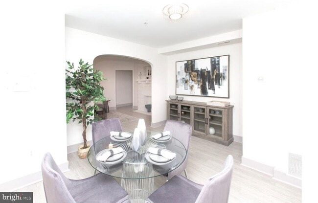 Building Photo - 19 W Mulberry St