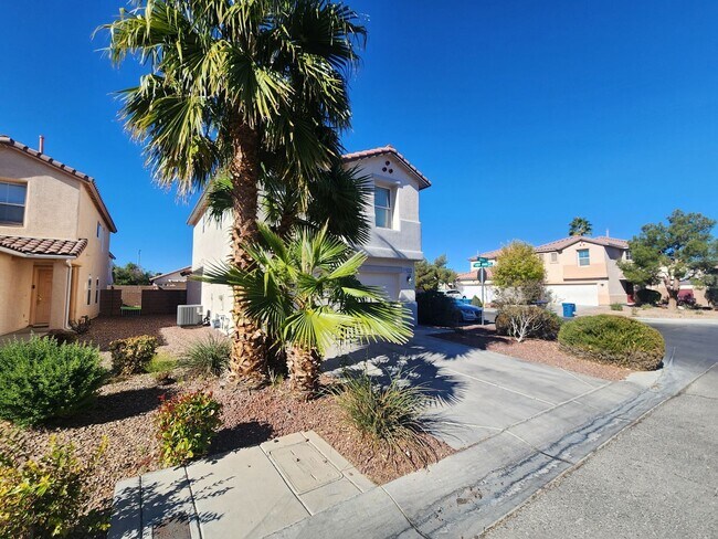 Foto del edificio - Beautiful Three Bedroom Home with a Great ...