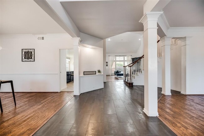Building Photo - 8409 Orchard Hill Dr