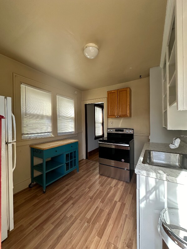 Building Photo - 234 College St