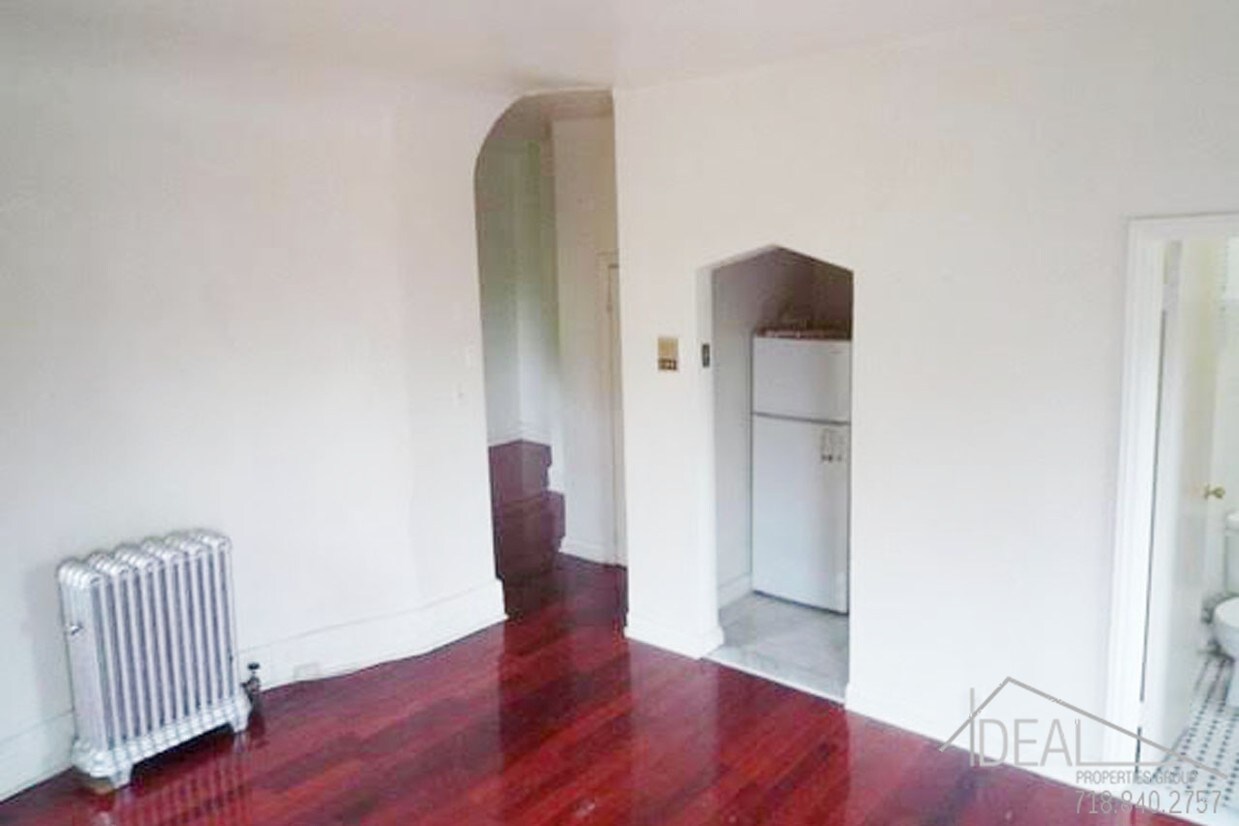 Foto del edificio - 484 Clinton Ave