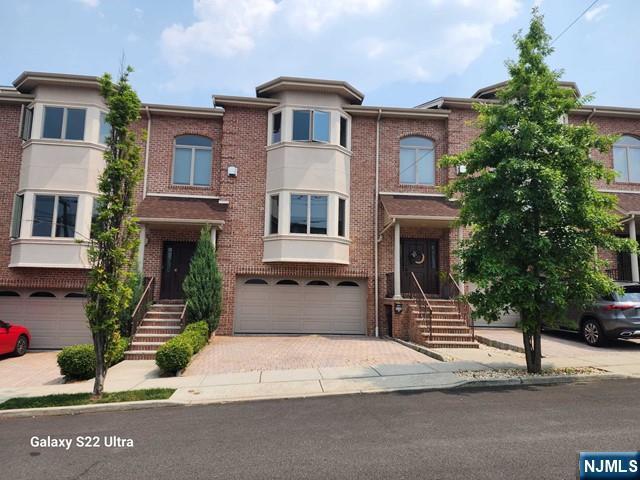 Foto principal - 530 Kearney Ave