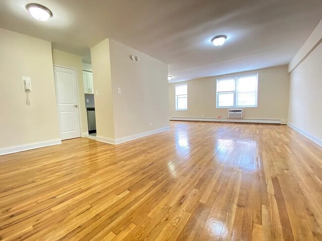 Building Photo - Large One bedroom