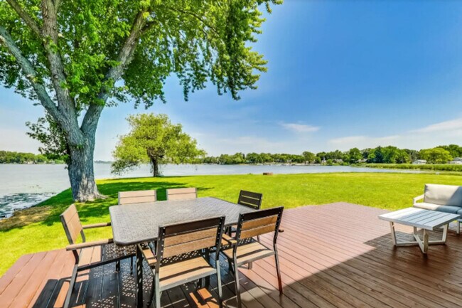 Foto del edificio - 36856 N Hickory Ct