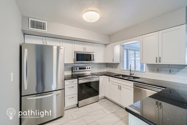 Building Photo - 890 7Th Avenue Ne, Largo, FL, 33770