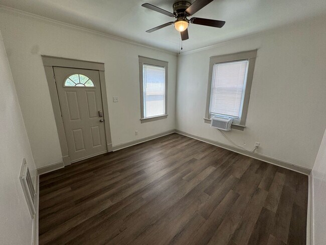 Foto del edificio - Charming 1BR Apartment in Bristol, TN - Cozy Living Awaits!