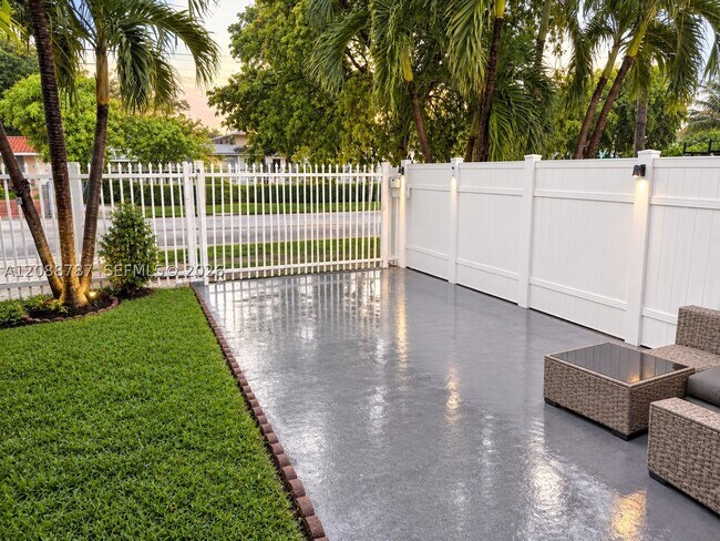 Foto del edificio - 3040 NW 27th St