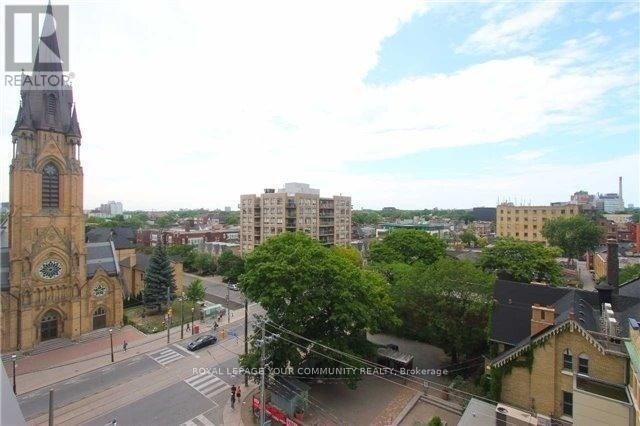 Photo du bâtiment - 111 Bathurst St