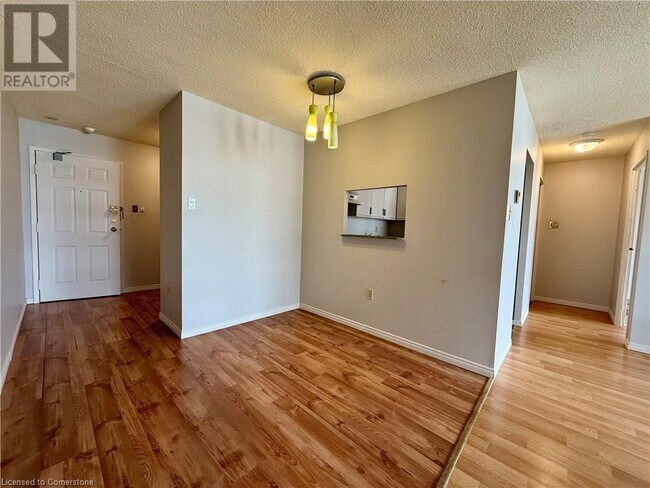 Building Photo - 65 Highland Crescent