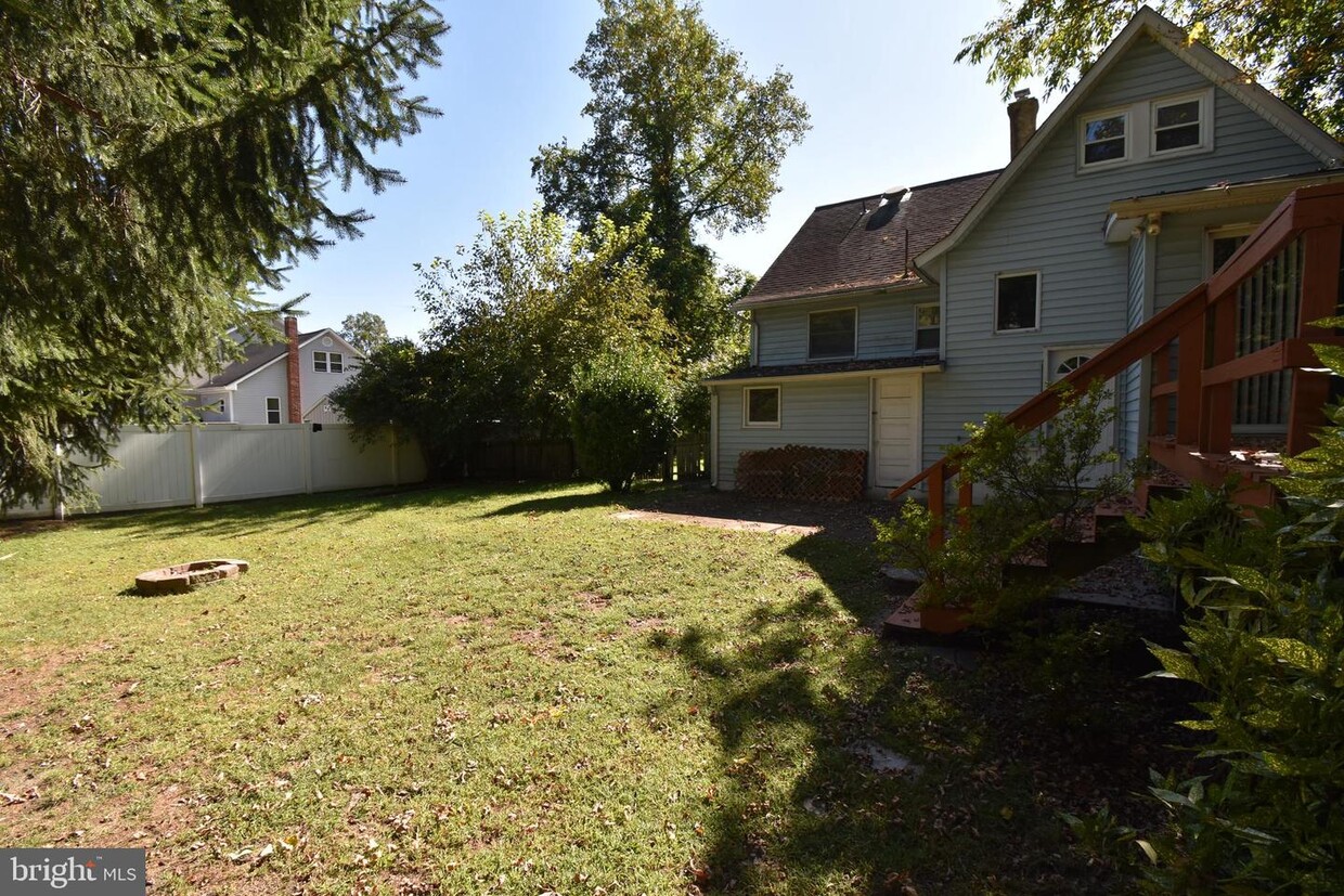 Primary Photo - 20 6th Ave