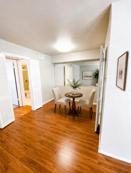 Foto del edificio - 12888 Montfort Dr