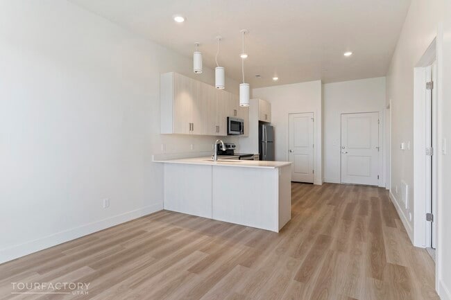 Building Photo - Wasatch View