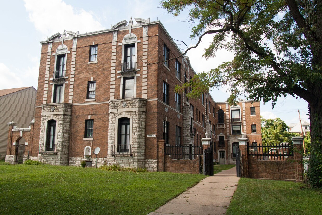 Primary Photo - 5349 Cabanne Ave