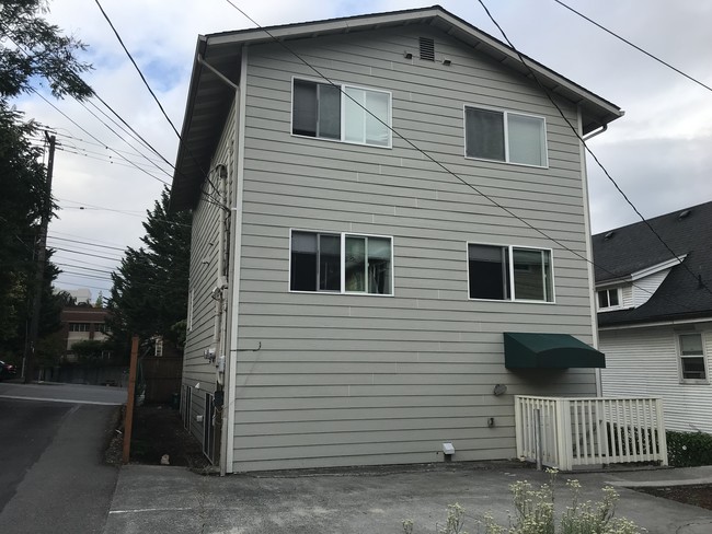 Foto del edificio - 1015 E Jefferson St