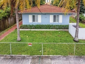 Building Photo - 976 NW 6th St