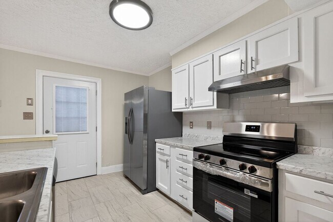 Foto del edificio - 898 Chippendale Ln