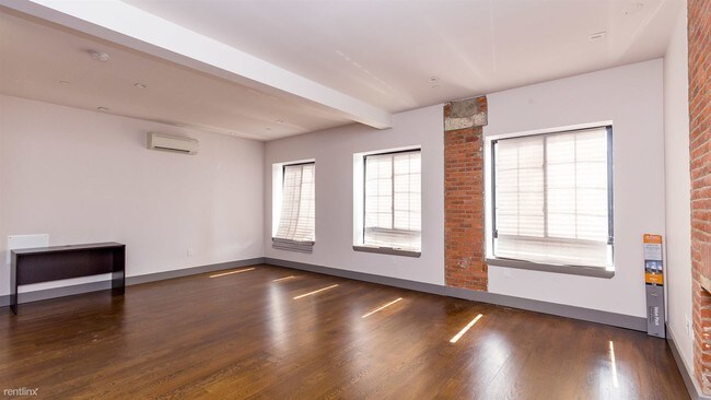 Building Photo - 281 Ellery St