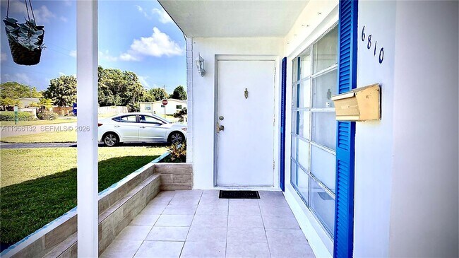 Foto del edificio - 6810 NW 28th St