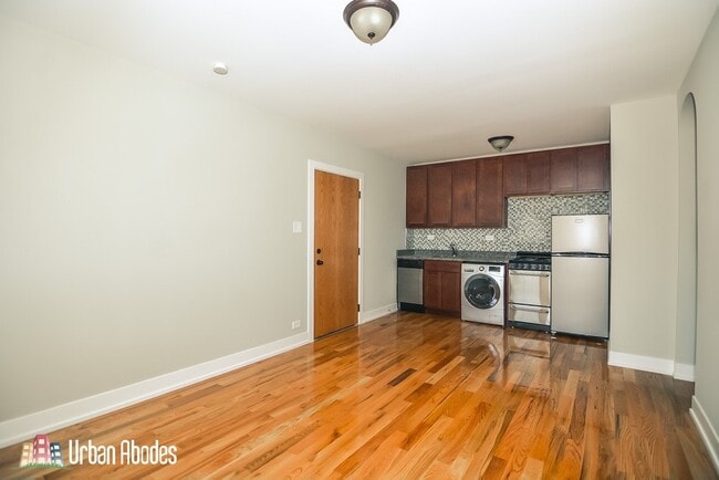 Foto del edificio - 564 W Arlington Pl