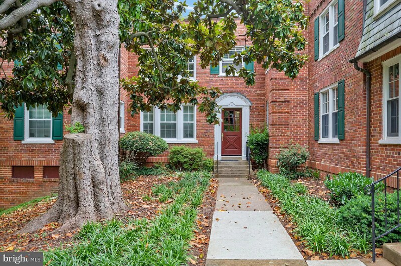 Primary Photo - 1817 N Rhodes St