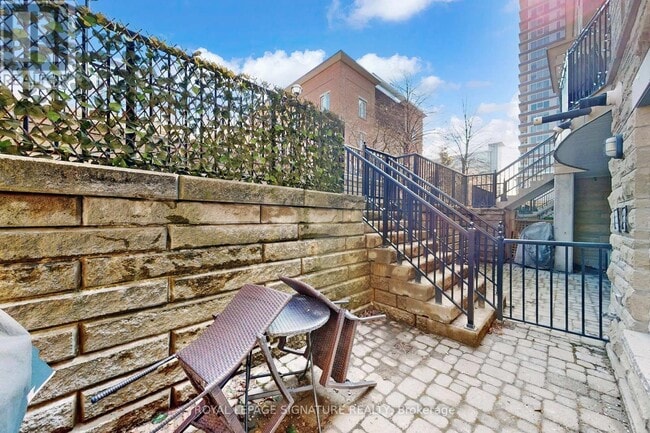 Building Photo - 21 Pirandello St