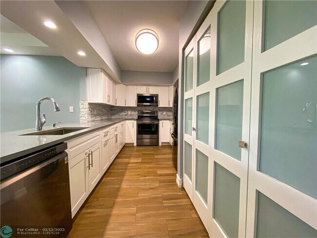 Foto del edificio - 3900 Oaks Clubhouse Dr