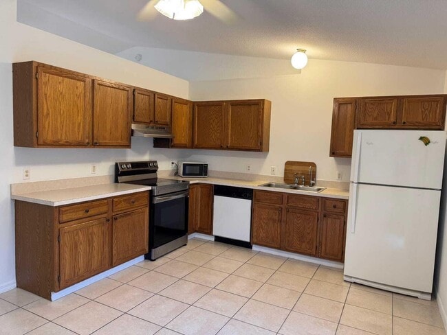Foto del edificio - 865 17th Ln SW