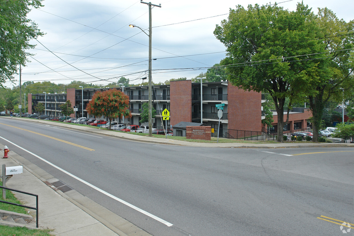 Foto principal - Lofts at East Nashville