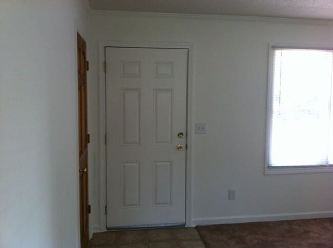 Foto del edificio - 2 Bedroom / 1 Bath Apartment Johnson City, TN