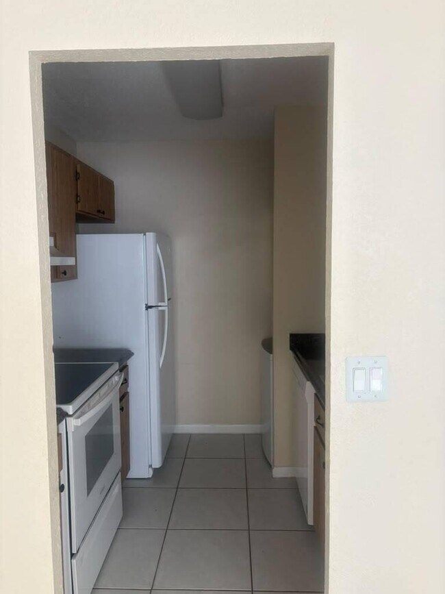 Foto del edificio - 9980 Twin Lakes Dr