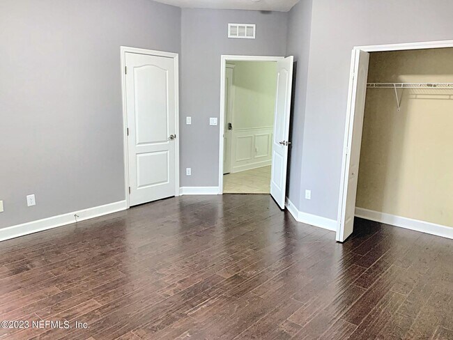 Building Photo - 4389 Ellipse Dr