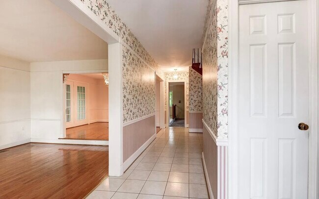Foto del edificio - 6814 Braddock Rd