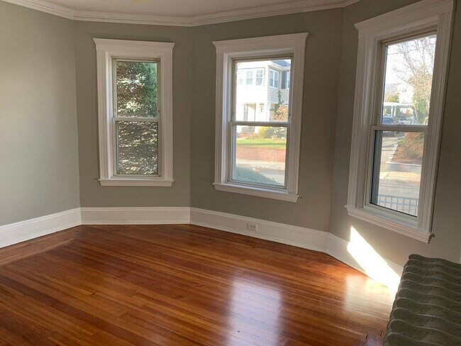 Building Photo - 87 Montclair Ave