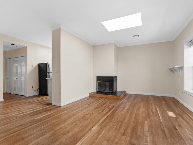 Foto del edificio - 18 Monument Sq