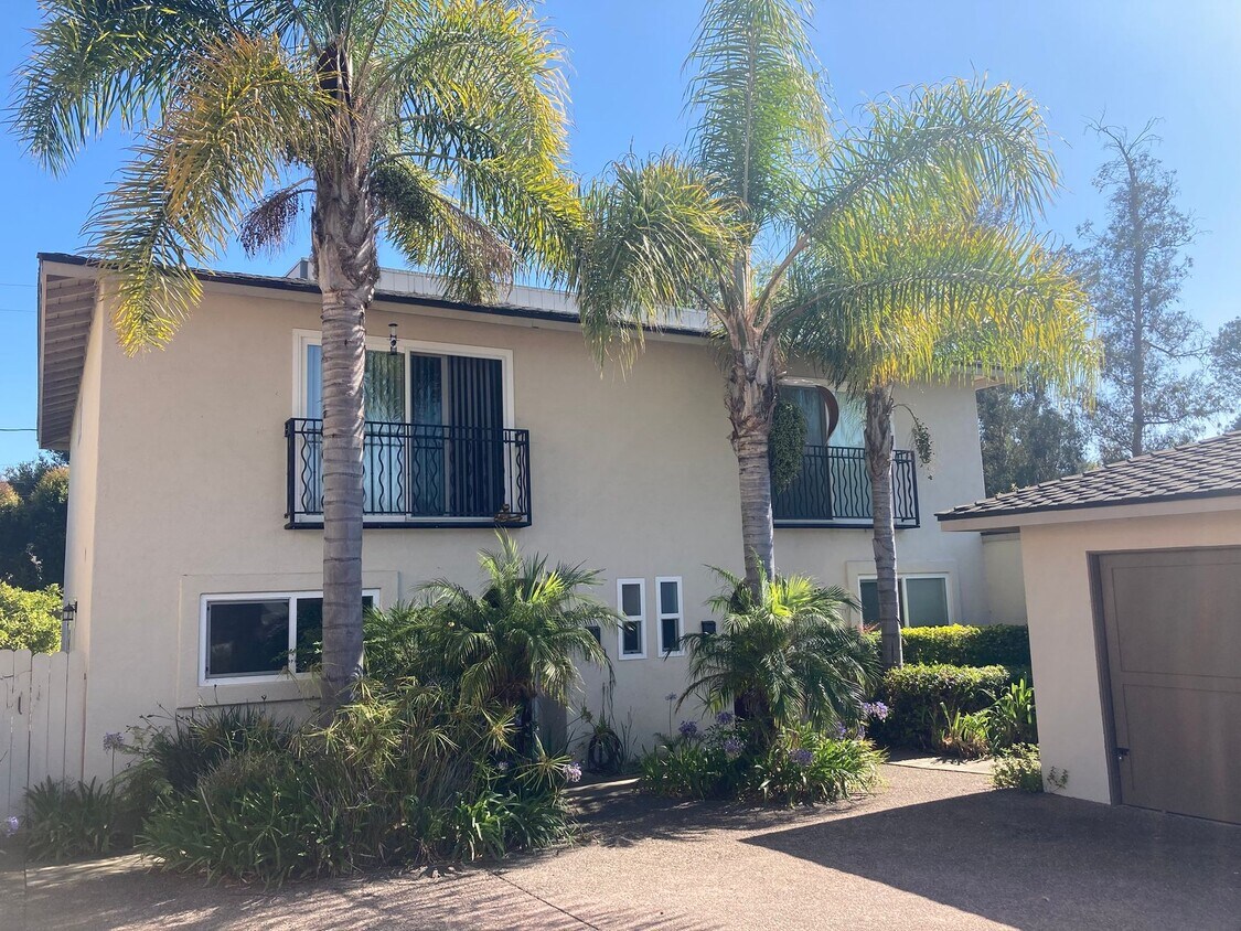 Foto principal - Beautiful Hidden Valley 3 Bedroom, 2.5 Bat...