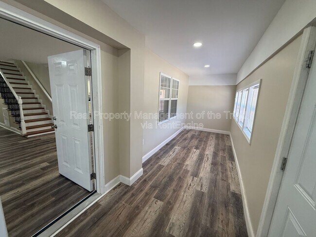 Foto del edificio - 1226 Hoover Ave