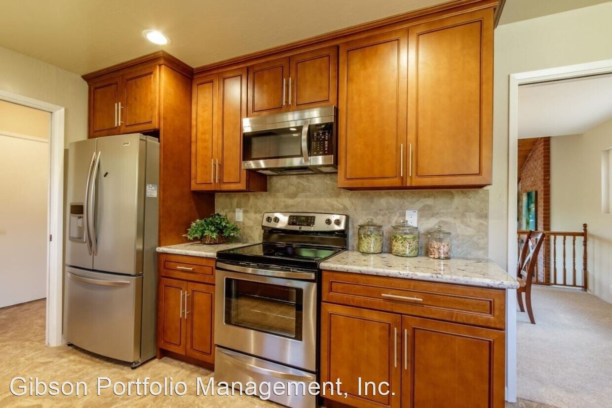 Primary Photo - 4 br, 2.5 bath House - 743 Upland Road