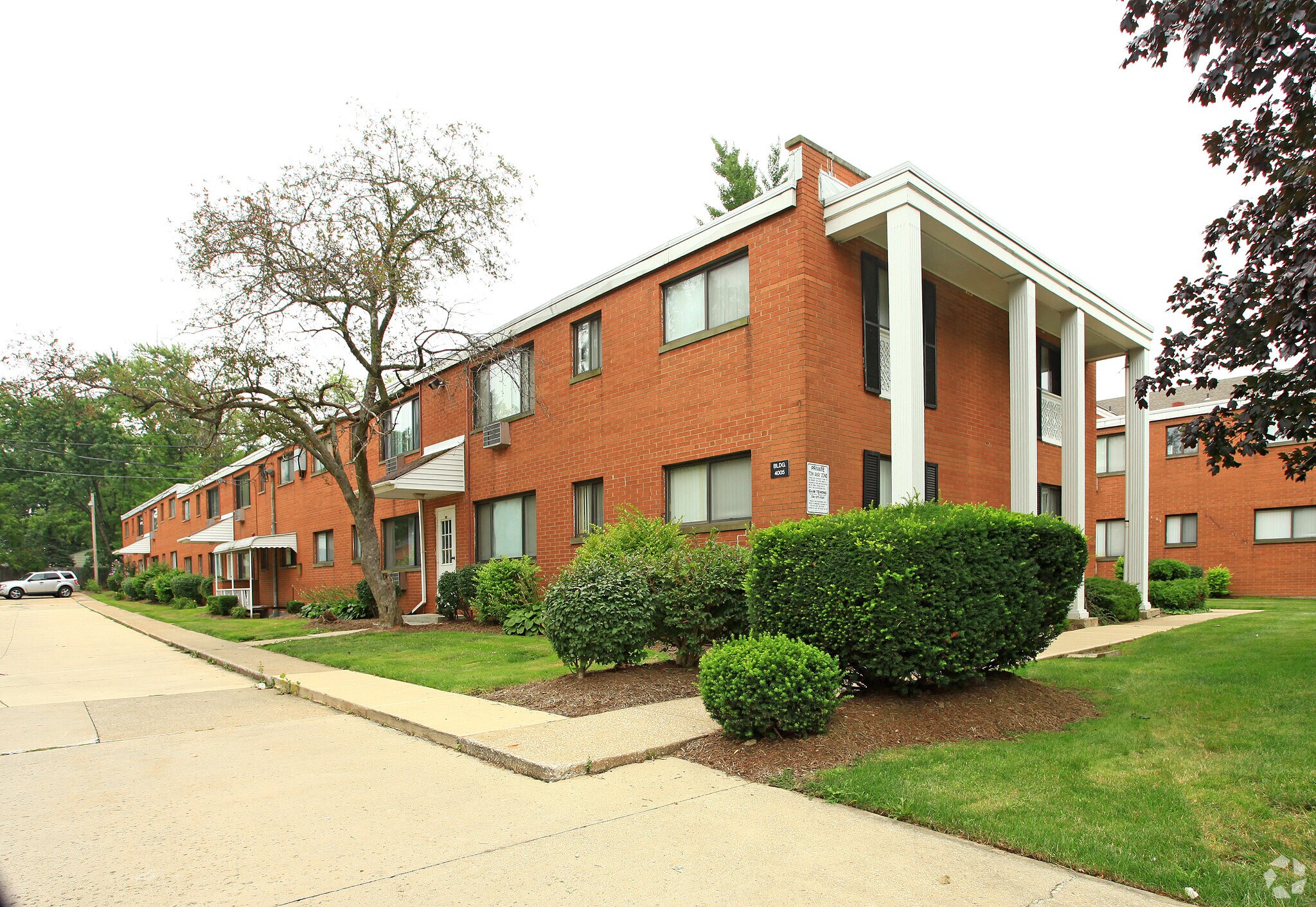 Arlen Terrace Apartments – photo 1
