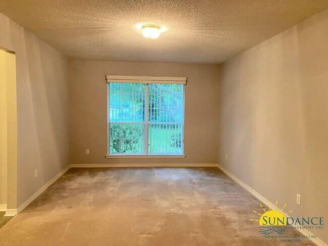 Foto del edificio - Beautiful 4 Bedroom Home in Biscayne Bay