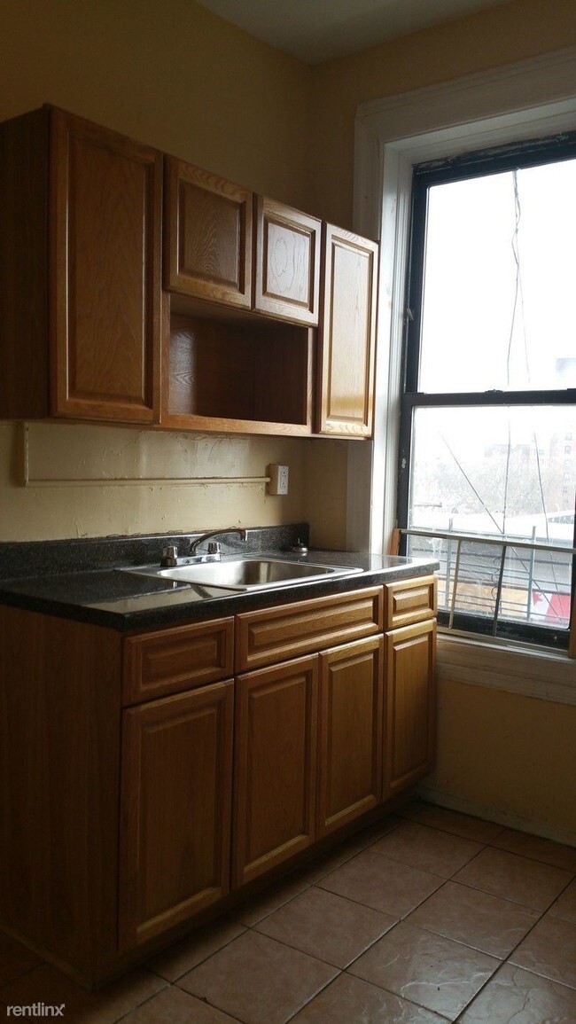 Foto del edificio - 2382 Dean St