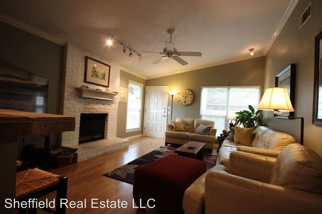 Foto del edificio - 11902 Broad Oaks Dr