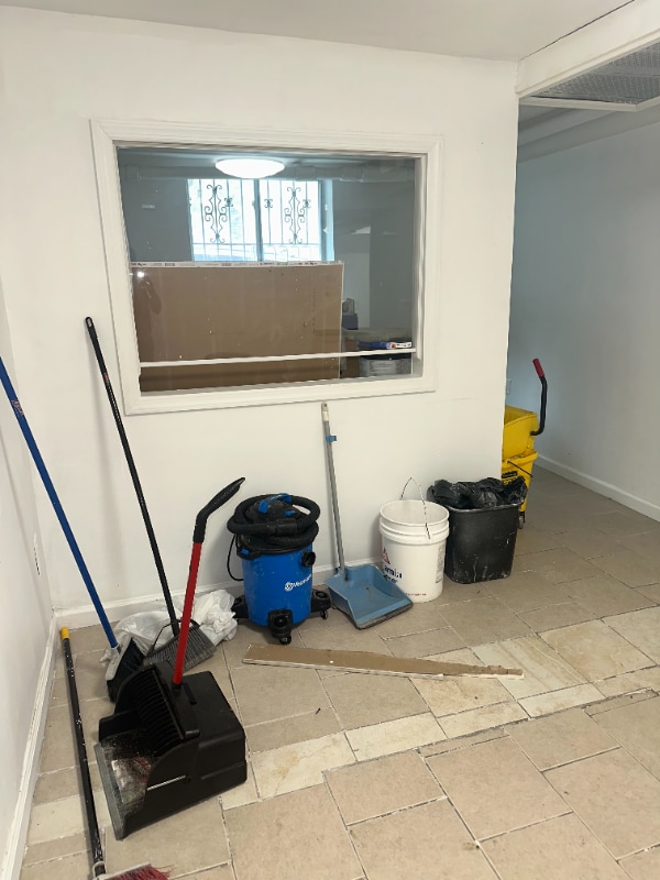 Building Photo - 1549 Selwyn Ave