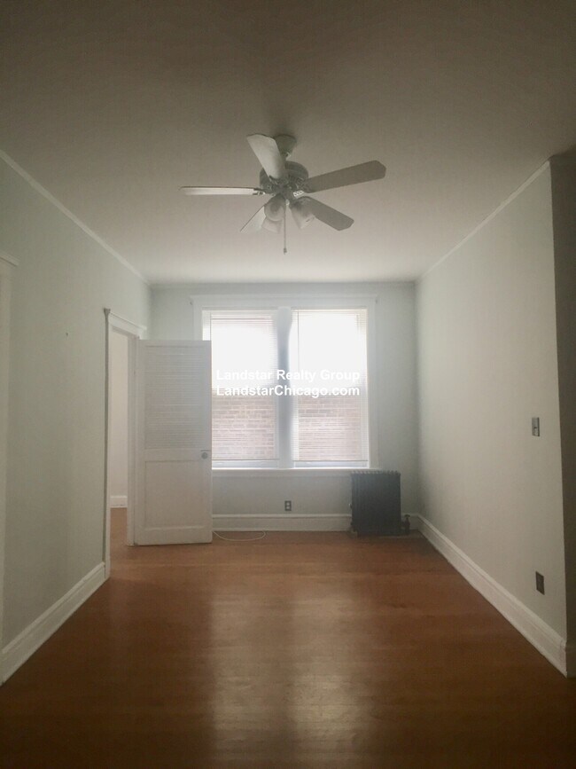 Foto del edificio - 3323 N Clark St