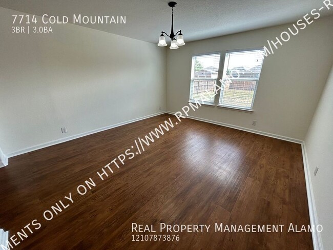 Building Photo - AVAILABLE NOW! 2-Story 3 Bedroom / 2.5 Bat...