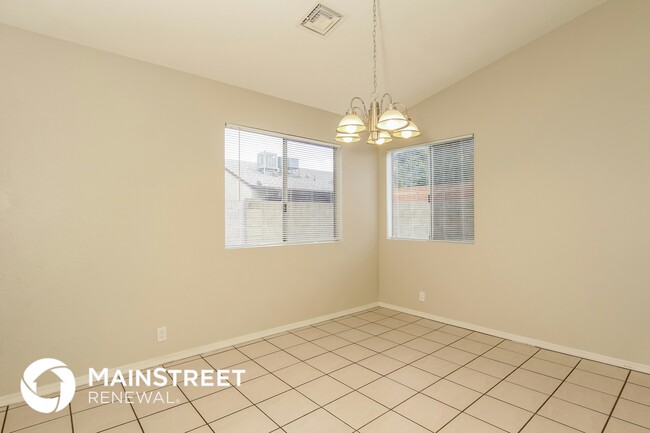 Building Photo - 6530 W Cinnabar Ave