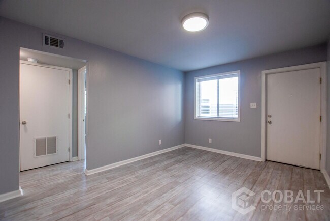 Foto del edificio - 271 Glen Iris Dr NE