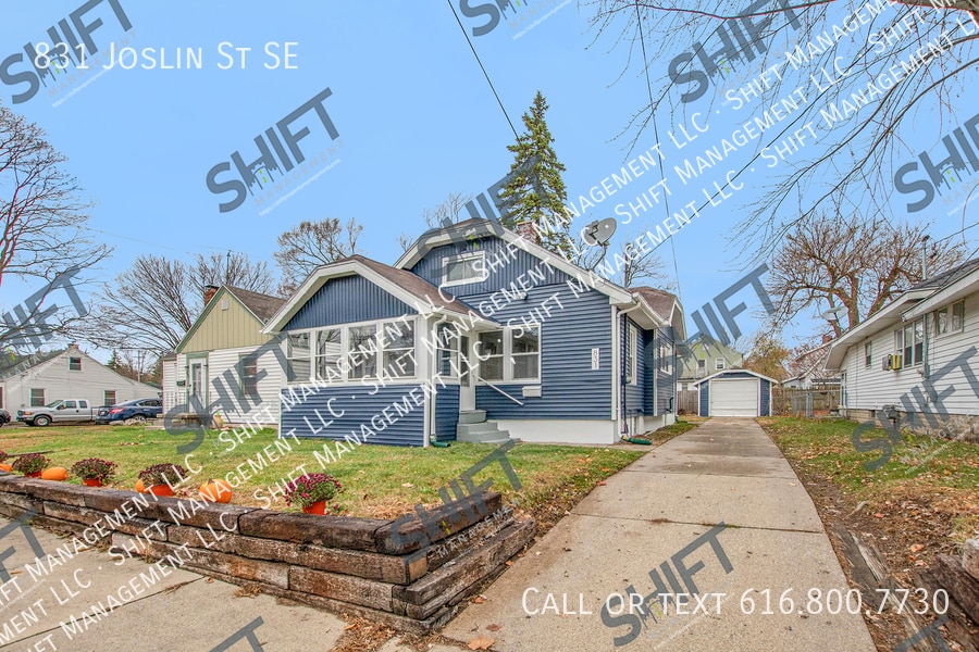 Primary Photo - 831 Joslin St SE